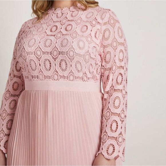 Eloquii Lace Evening Dress - Picture 2 of 5